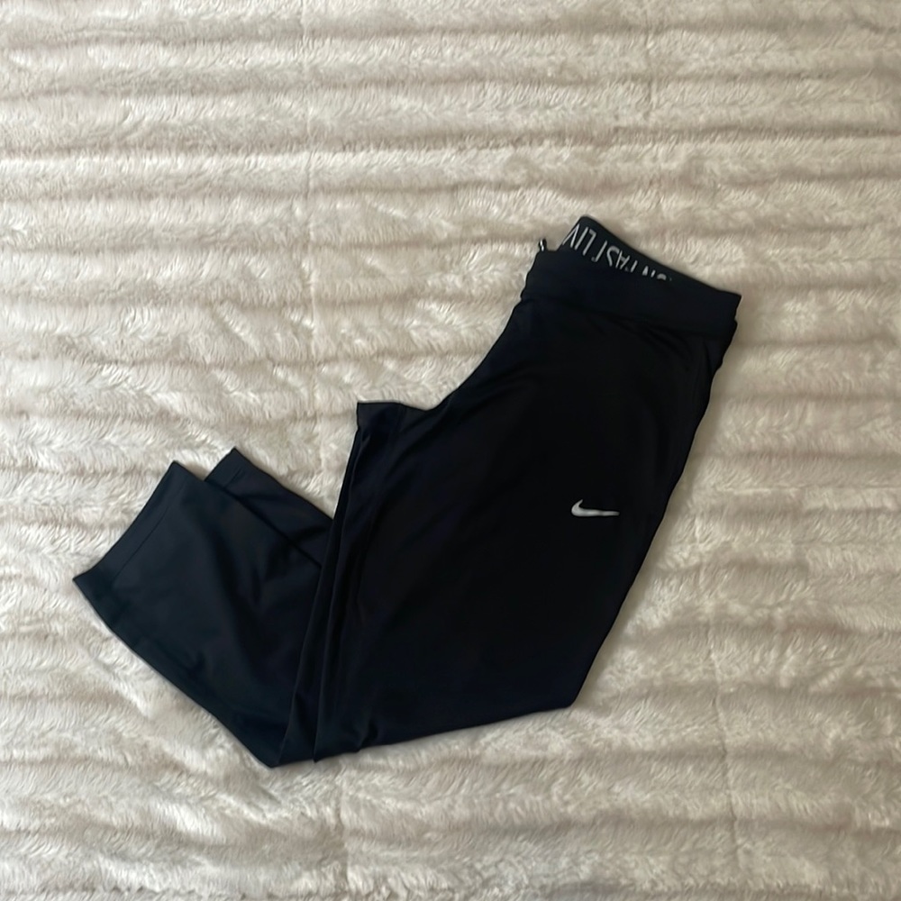 Nike Cropped Dri-fit Leggings, size M